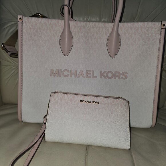 Michael Kors Wallet - Picture 6 of 6
